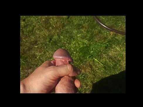 ❤️ A boazona fica com a rata rosa fodida e ejacula com um esguicho num jardim de Verão ️❌ Porno doméstico em pt.assistentai.ru